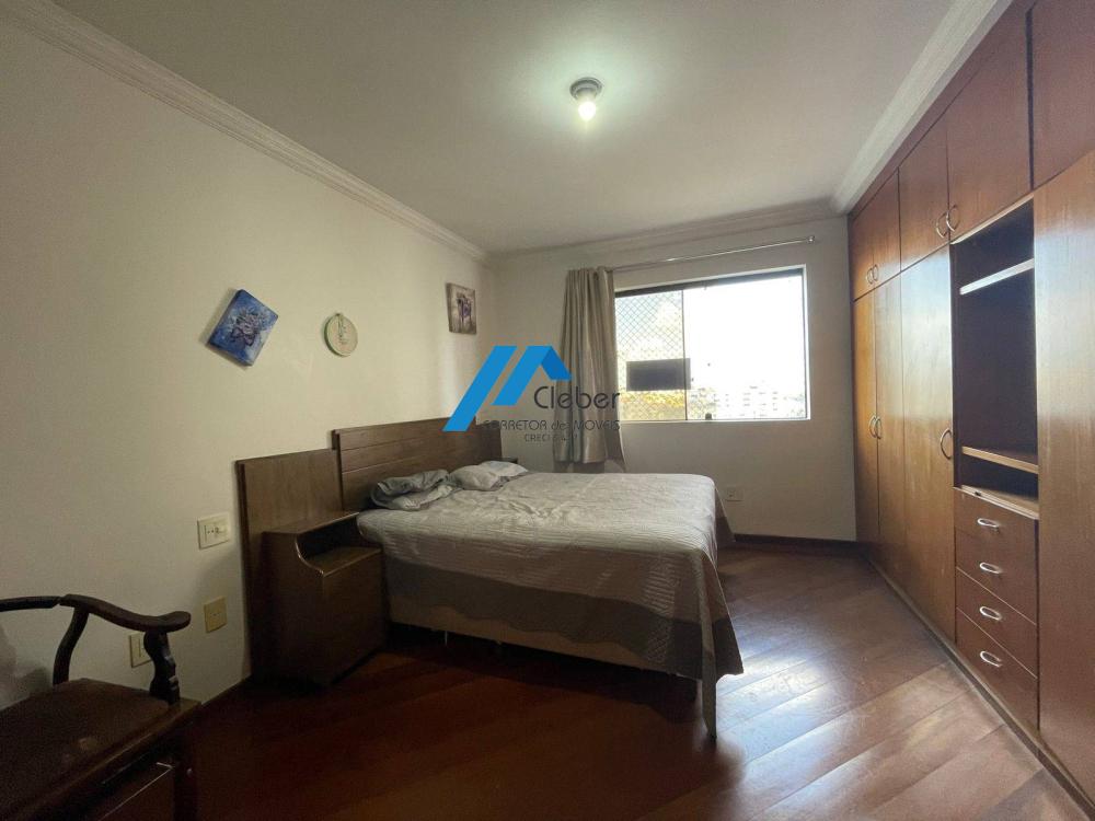 APARTAMENTO NO CENTRO, 4 quartos, 2 suite,Sala estar, Sala de jantar, Cozinha, 3 banhos, 2 vagas independentes, Acabamento em taboa corrida, armários. APARTAMENTO NO CENTRO, 4 quartos, 2 suite,Sala estar, Sala de jantar, Cozinha, 3 banhos, 2 vagas independentes, Acabamento em taboa corrida, armários. - CLÉBER IMÓVEIS