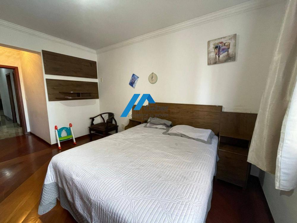 APARTAMENTO NO CENTRO, 4 quartos, 2 suite,Sala estar, Sala de jantar, Cozinha, 3 banhos, 2 vagas independentes, Acabamento em taboa corrida, armários. APARTAMENTO NO CENTRO, 4 quartos, 2 suite,Sala estar, Sala de jantar, Cozinha, 3 banhos, 2 vagas independentes, Acabamento em taboa corrida, armários. - CLÉBER IMÓVEIS