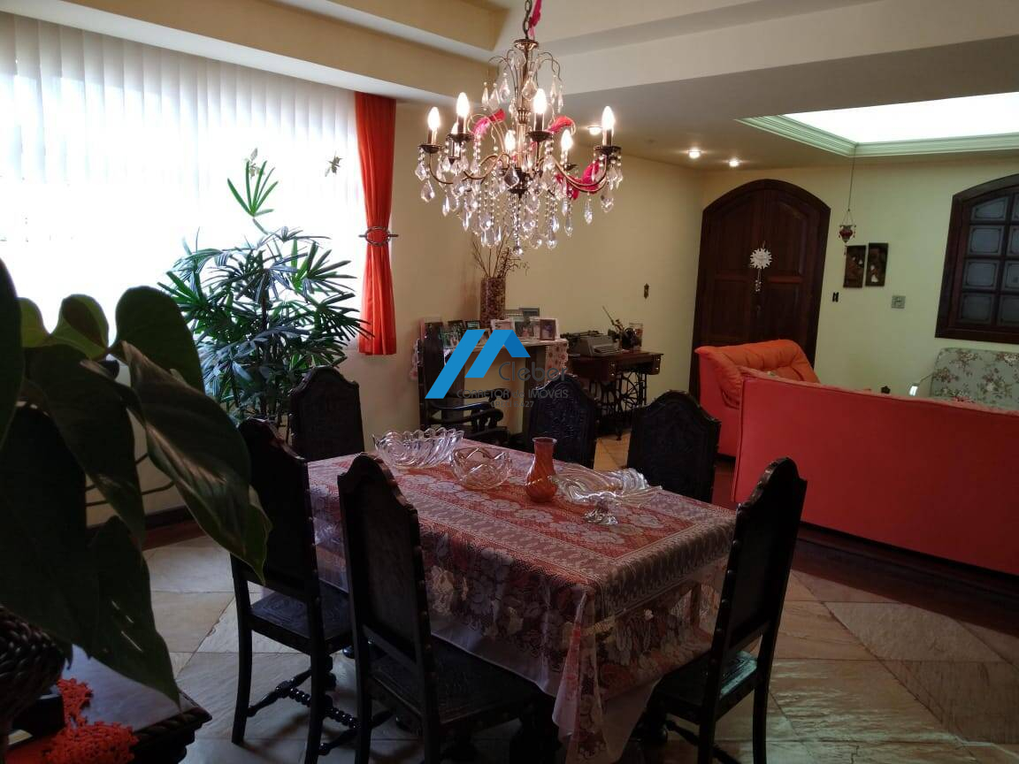 Casa no Bairro Bom Pastor - CLÉBER IMÓVEIS