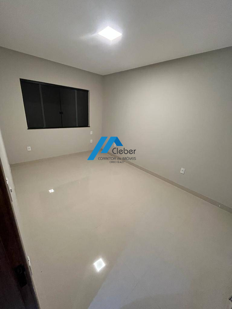 BAIRRO SANTA ROSA, CASA NOVINHA COM LOTE INTEIRO - CLÉBER IMÓVEIS
