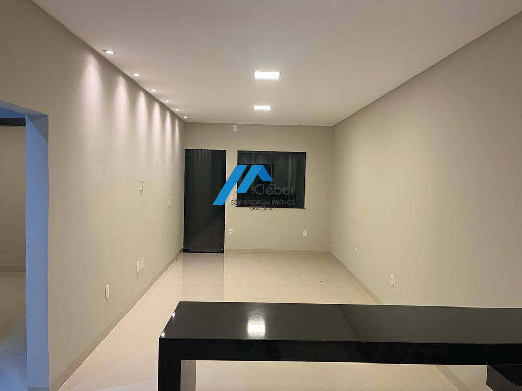 BAIRRO SANTA ROSA, CASA NOVINHA COM LOTE INTEIRO - CLÉBER IMÓVEIS