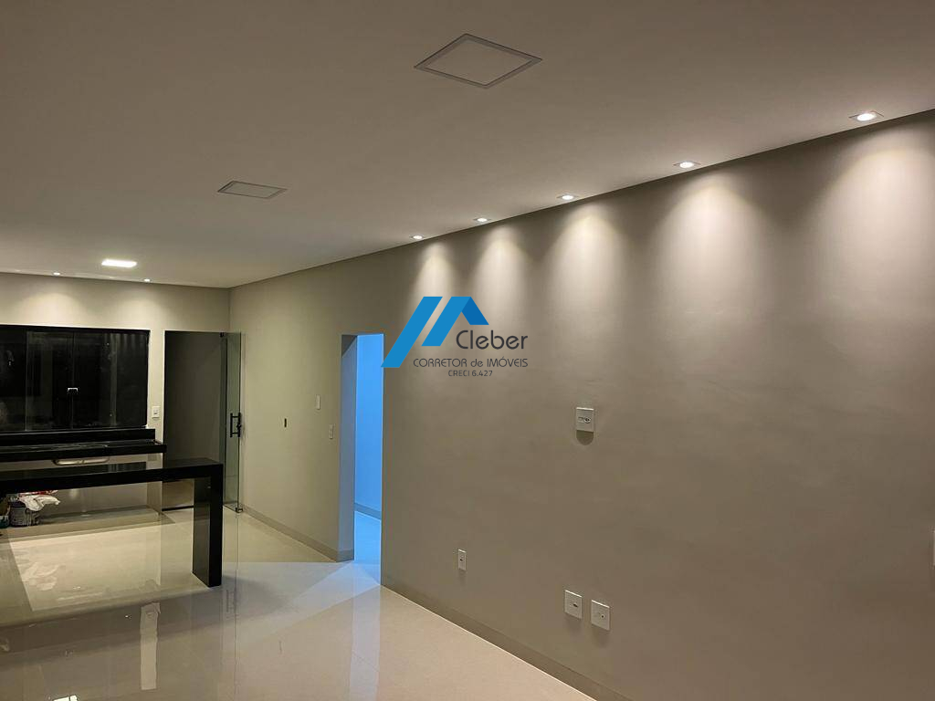 BAIRRO SANTA ROSA, CASA NOVINHA COM LOTE INTEIRO - CLÉBER IMÓVEIS
