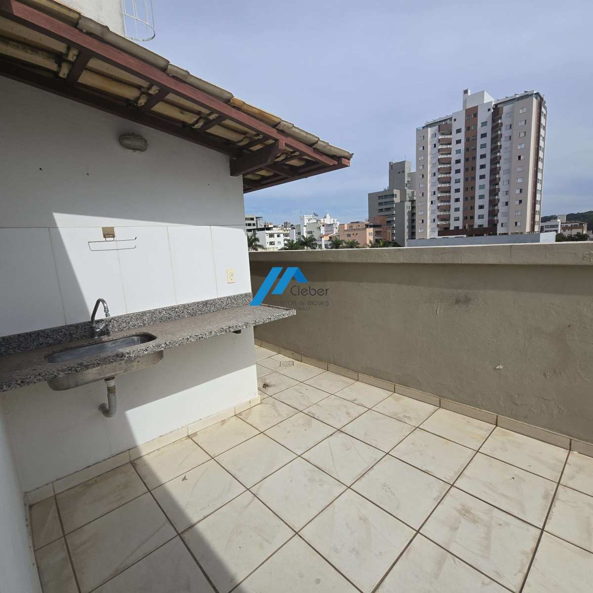 Cobertura no Centro, com 3 quartos, Suíte, Garagem, varandas. Watzap 37.99958-9004 - CLÉBER IMÓVEIS