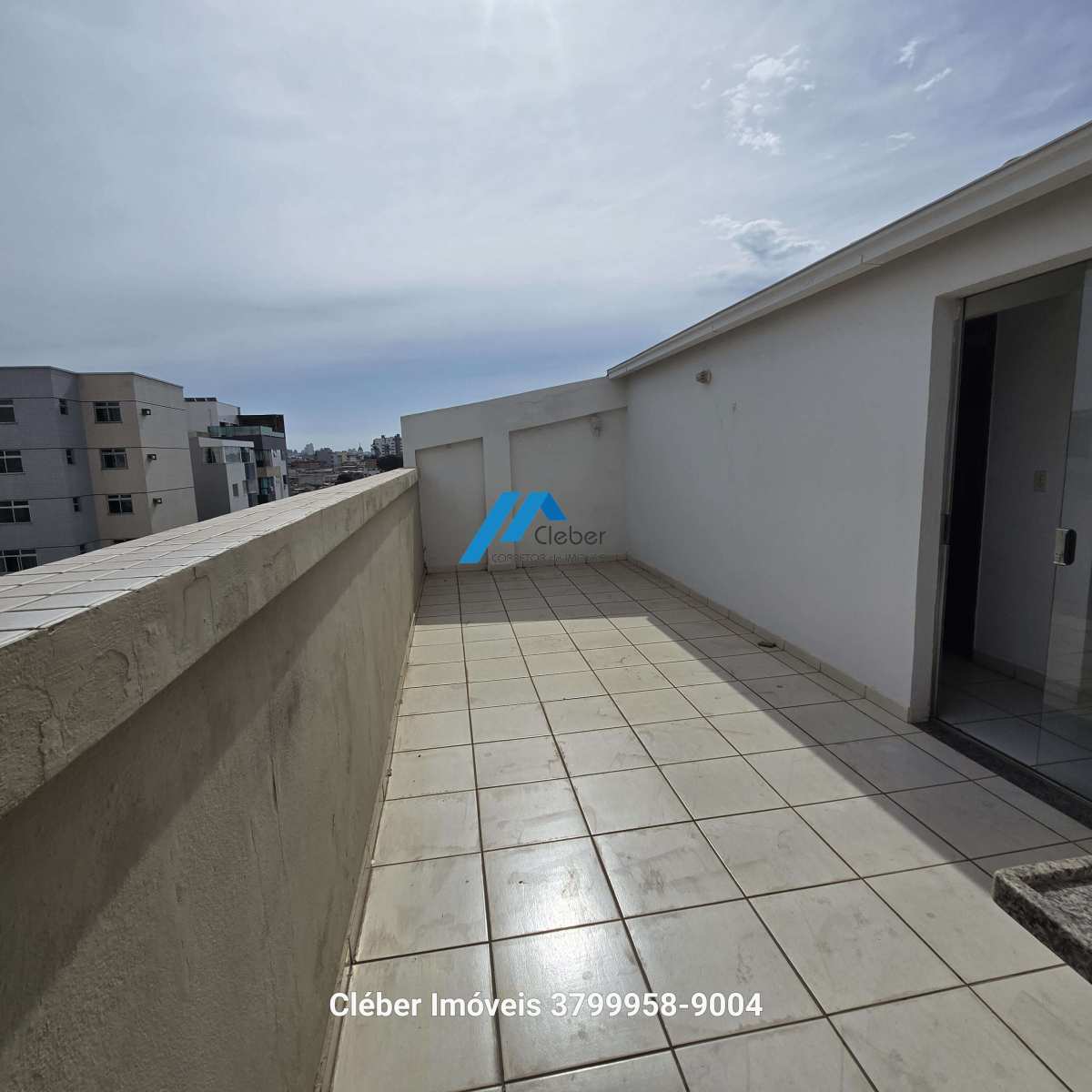 Cobertura no Centro, com 3 quartos, Suíte, Garagem, varandas. Watzap 37.99958-9004 - CLÉBER IMÓVEIS