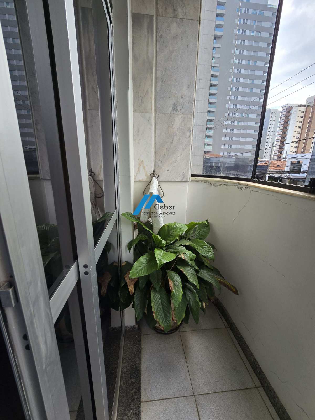 Apartamento à venda no Centro,com 4 quartos, suite, 2 vagas. - CLÉBER IMÓVEIS