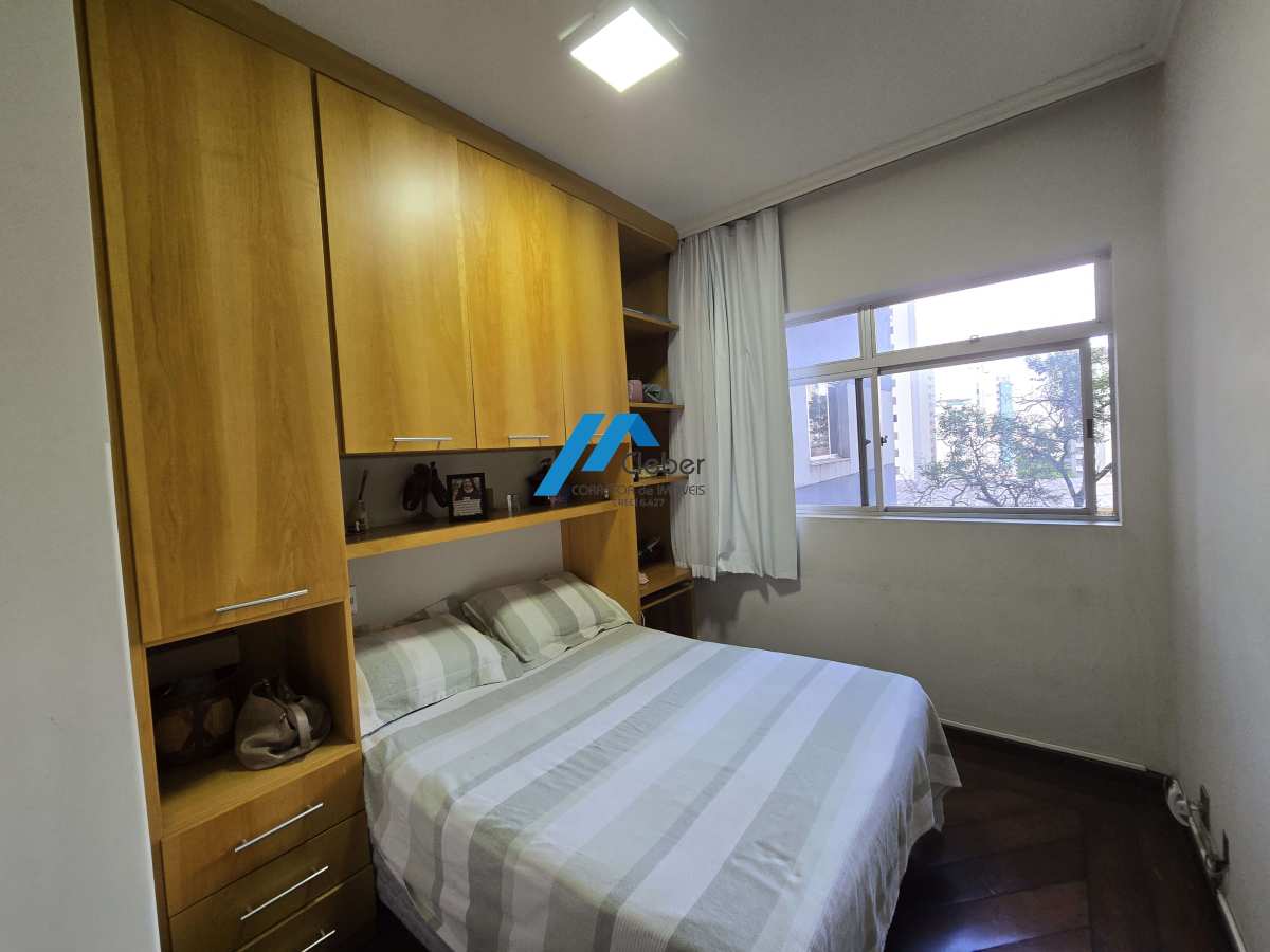 Apartamento à venda no Centro,com 4 quartos, suite, 2 vagas.