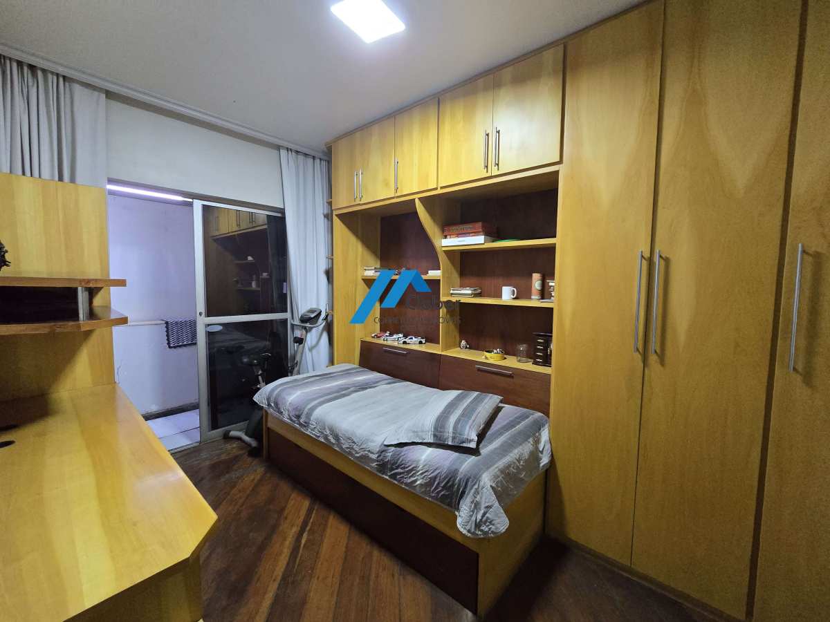 Apartamento à venda no Centro,com 4 quartos, suite, 2 vagas.