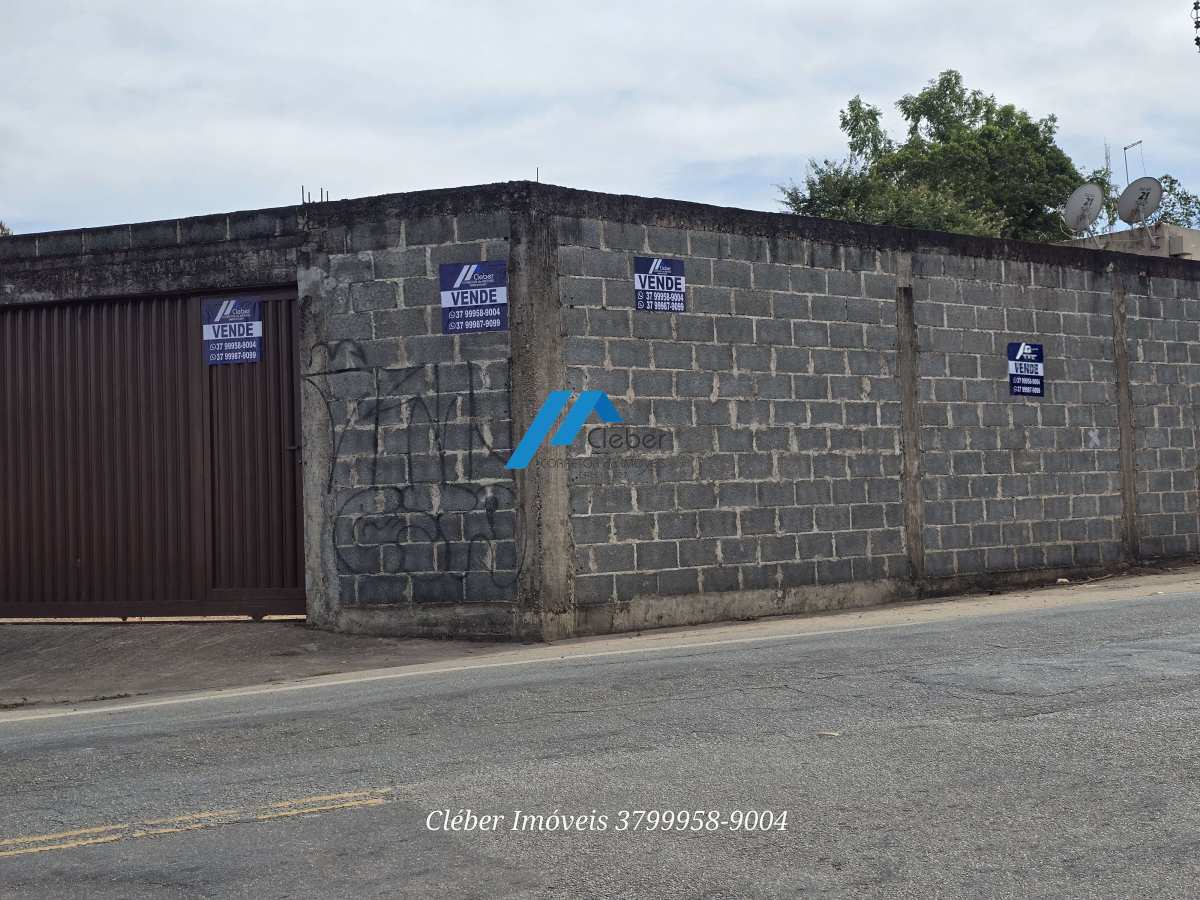 Bairro Gerado Pereira, lote ideal pra galpão, muro estruturado, lote esquina e plano.  Informações ligue 37-99958-9004. - CLÉBER IMÓVEIS