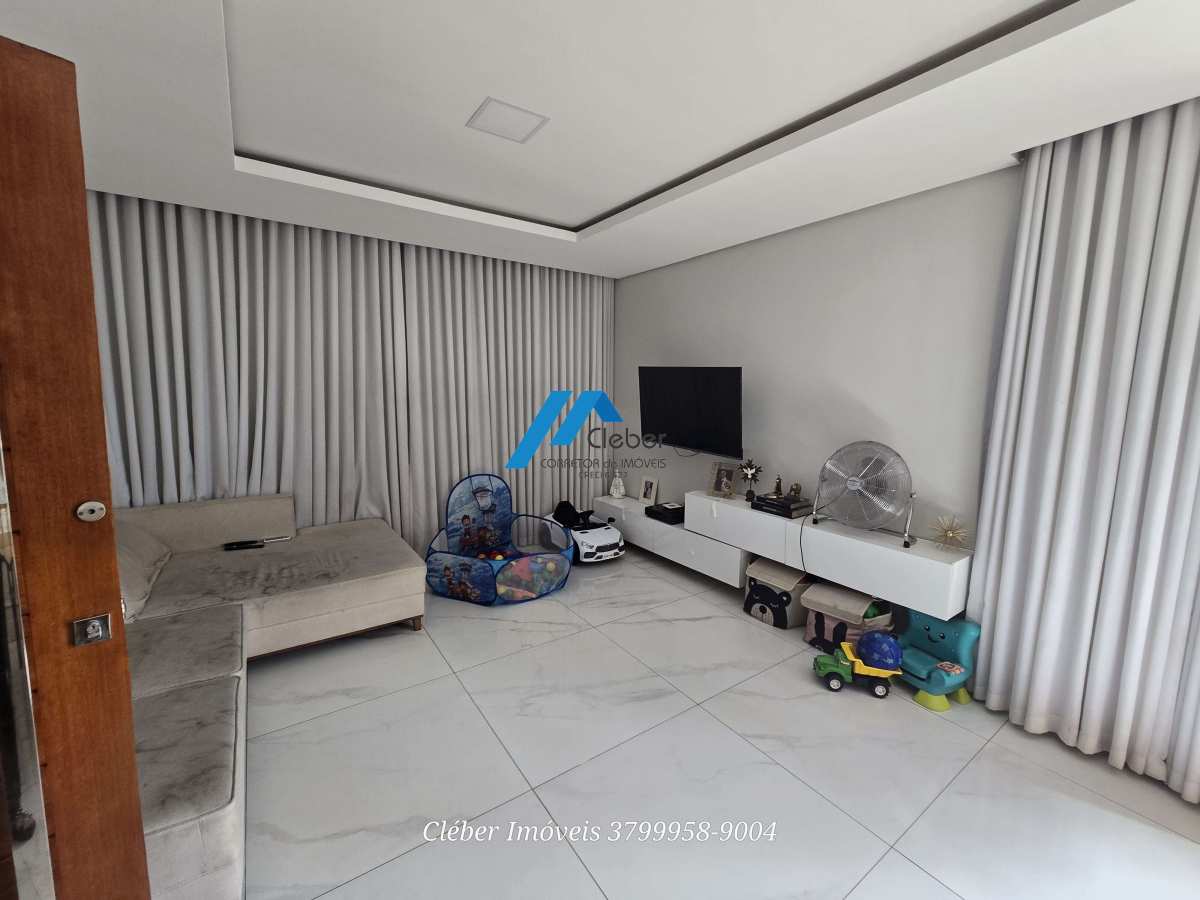 Casa à venda, com 3 quartos - CLÉBER IMÓVEIS