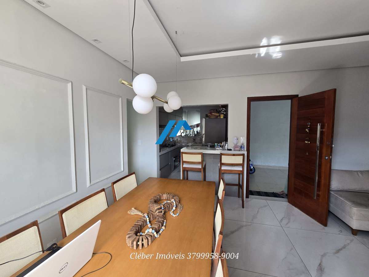 Casa à venda, com 3 quartos - CLÉBER IMÓVEIS