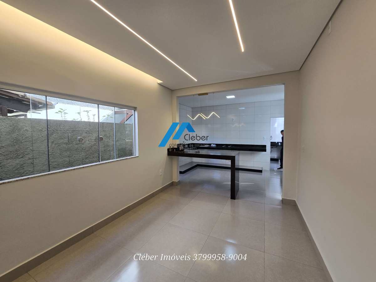 Casa no Centro comercial ou residencial, 3 quartos, suite e 3 vagas. - CLÉBER IMÓVEIS