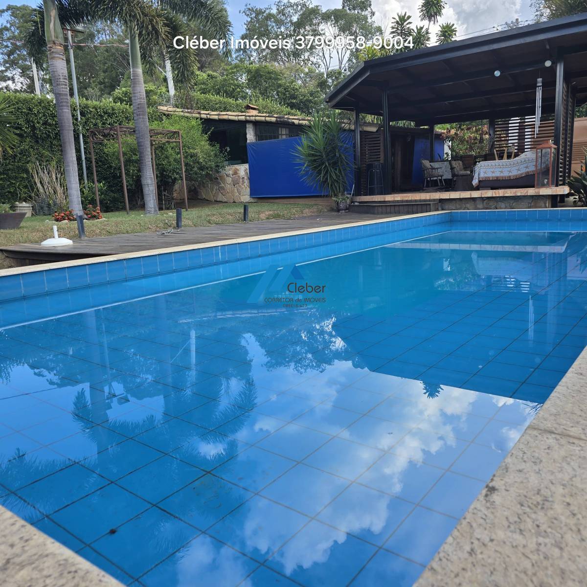 Vendo casa alto padrão, possibilidade  de permuta em parte pagamento. Agende sua visita, peça informações faça sua proposta.37.99958-9004 - CLÉBER IMÓVEIS