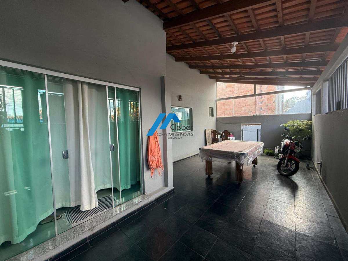 Casa à venda em Divinópolis, Bom Pastor, com 3 quartos, 360m² Casa à venda em Divinópolis, Bom Pastor, com 3 quartos, 360m² - CLÉBER IMÓVEIS