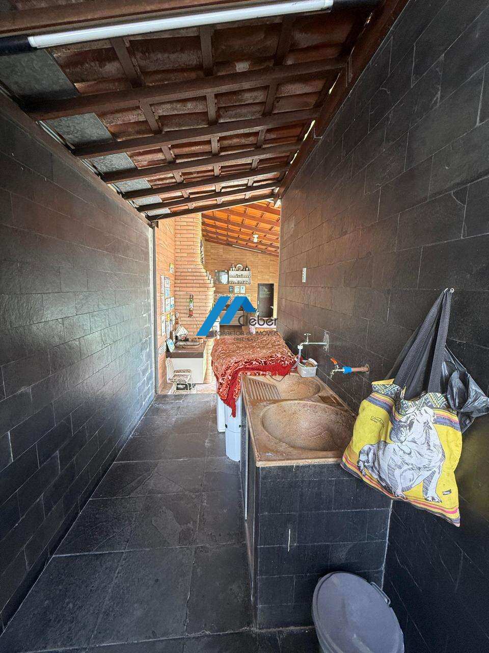 Casa à venda em Divinópolis, Bom Pastor, com 3 quartos, 360m² Casa à venda em Divinópolis, Bom Pastor, com 3 quartos, 360m² - CLÉBER IMÓVEIS