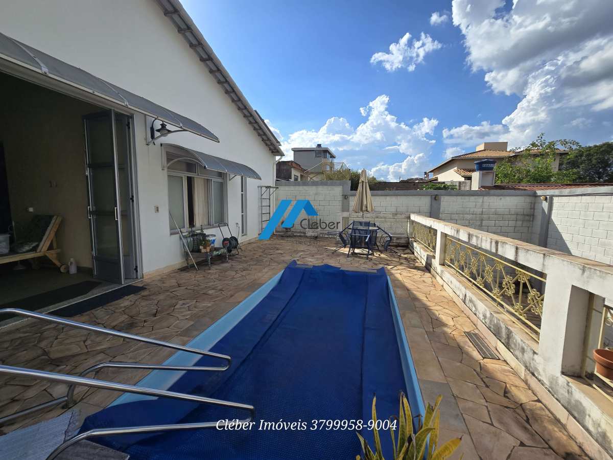 Casa à venda em Divinópolis, JARDIM CANDELÁRIA, com 3 quartos, 300m² - CLÉBER IMÓVEIS
