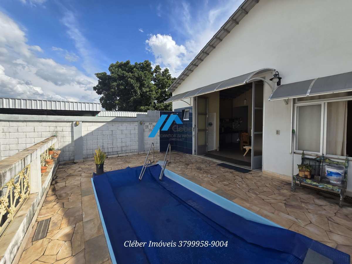 Casa à venda em Divinópolis, JARDIM CANDELÁRIA, com 3 quartos, 300m² - CLÉBER IMÓVEIS