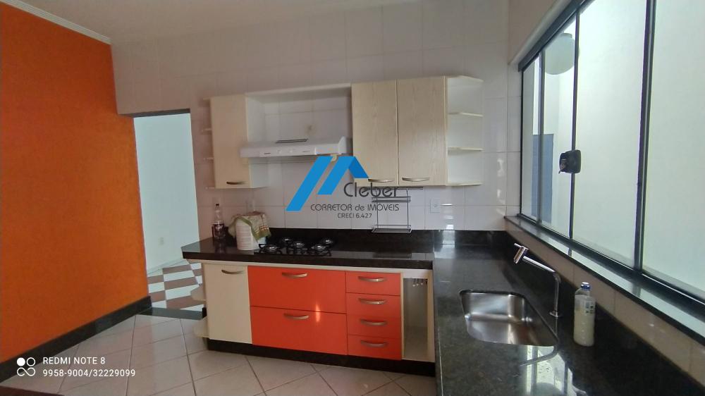 Excelente oportunidade, consulte setor de vendas. 3 quartos, sendo 1 suíte 2 salas Cozinha com armários Piscina, área Gourmet  2 vagas, jardim.CA0035 - CLÉBER IMÓVEIS