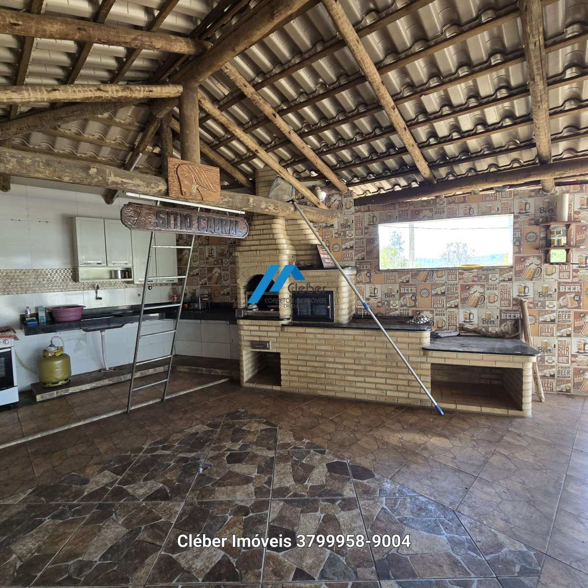Chácara à venda, com 5 quartos, 1700² aproximadomente. - CLÉBER IMÓVEIS