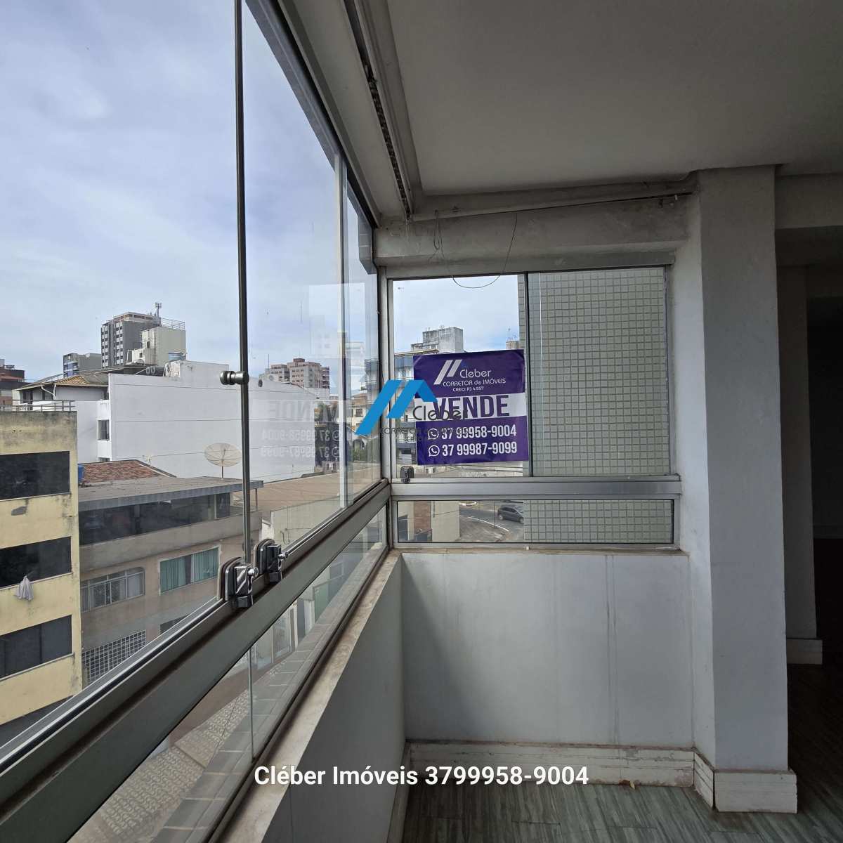 Cobertura Centro, predio pequeno elevador, Spa área gourmet.  Ligue 37-99958-9004 - CLÉBER IMÓVEIS