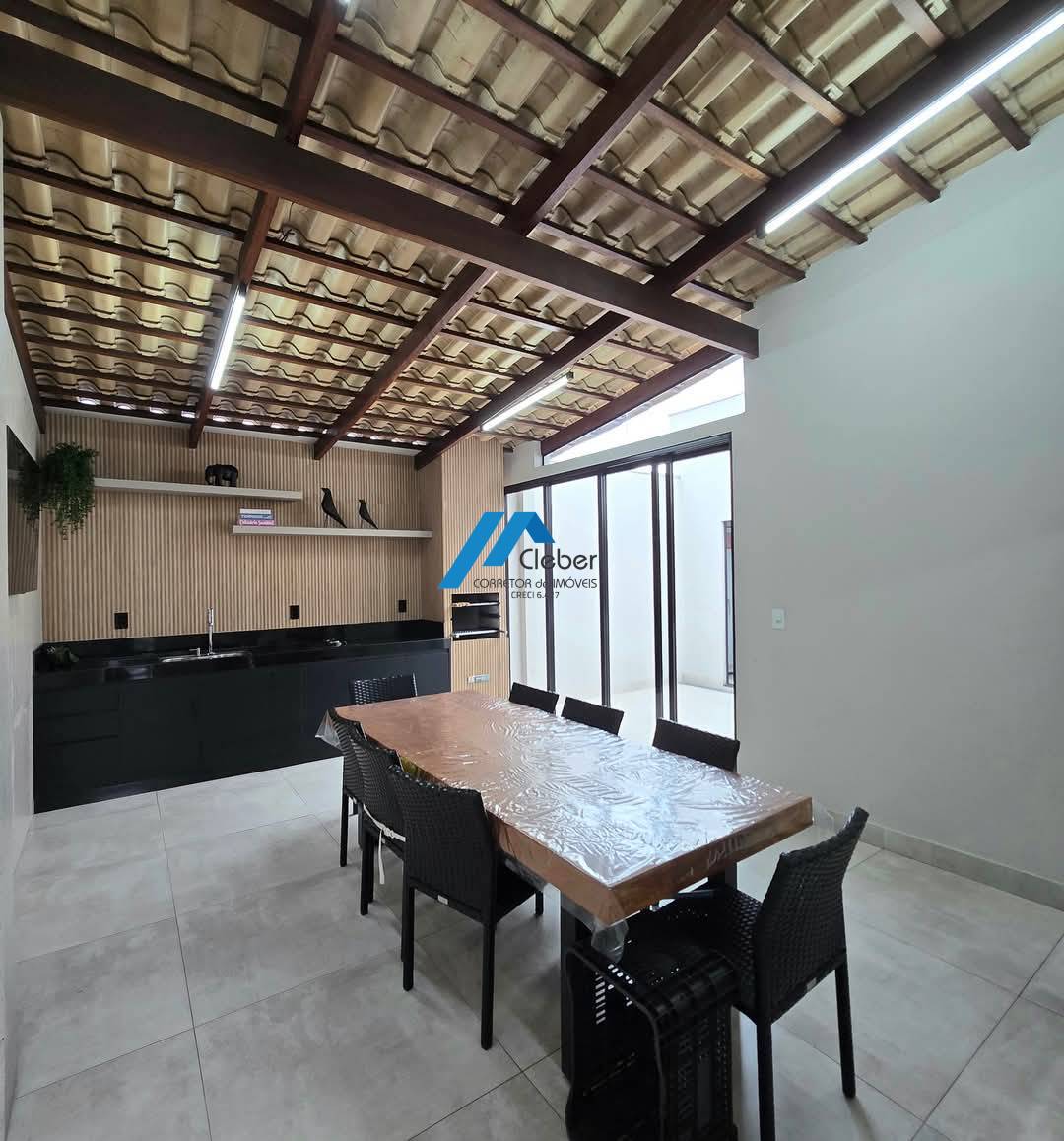 Linda casa semi mobilhada pronta pra morar. Agende sua visita, faça uma proposta. Agendamento  37.99958-9004 - CLÉBER IMÓVEIS