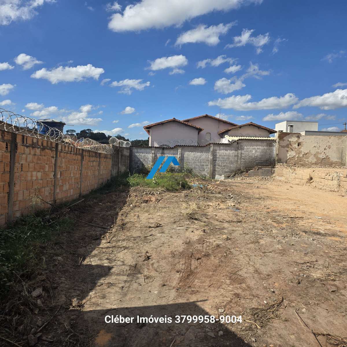 Lote, à venda em Divinópolis, Halim Souki com 337mts², financiamento CEF Lote, à venda em Divinópolis, Halim Souki com 337mts², financiamento CEF - CLÉBER IMÓVEIS