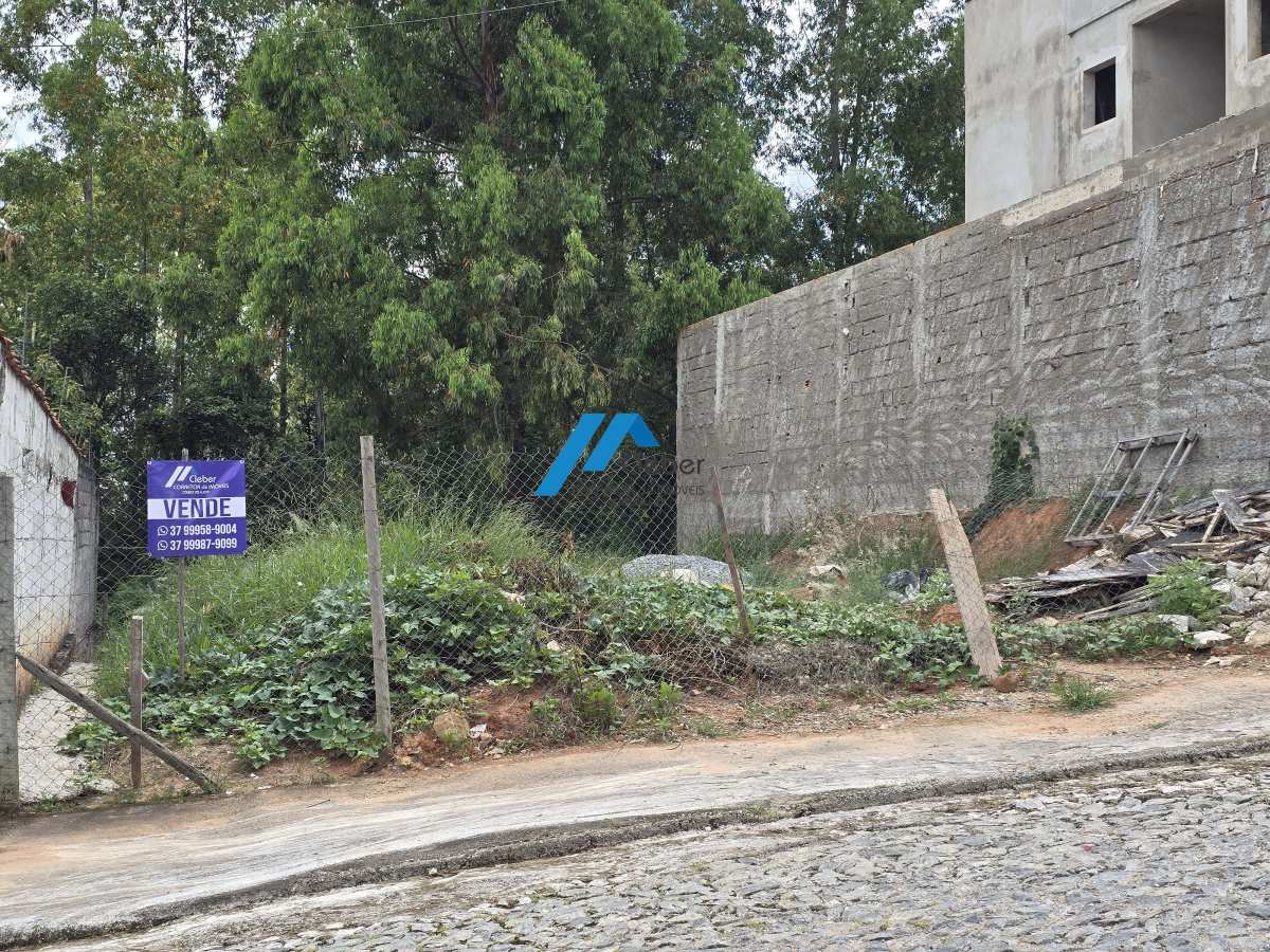 Lote à venda, no Claudia Coelho (37)99958-9004 em Divinópolis, Nossa Senhora de Lurdes - CLÉBER IMÓVEIS