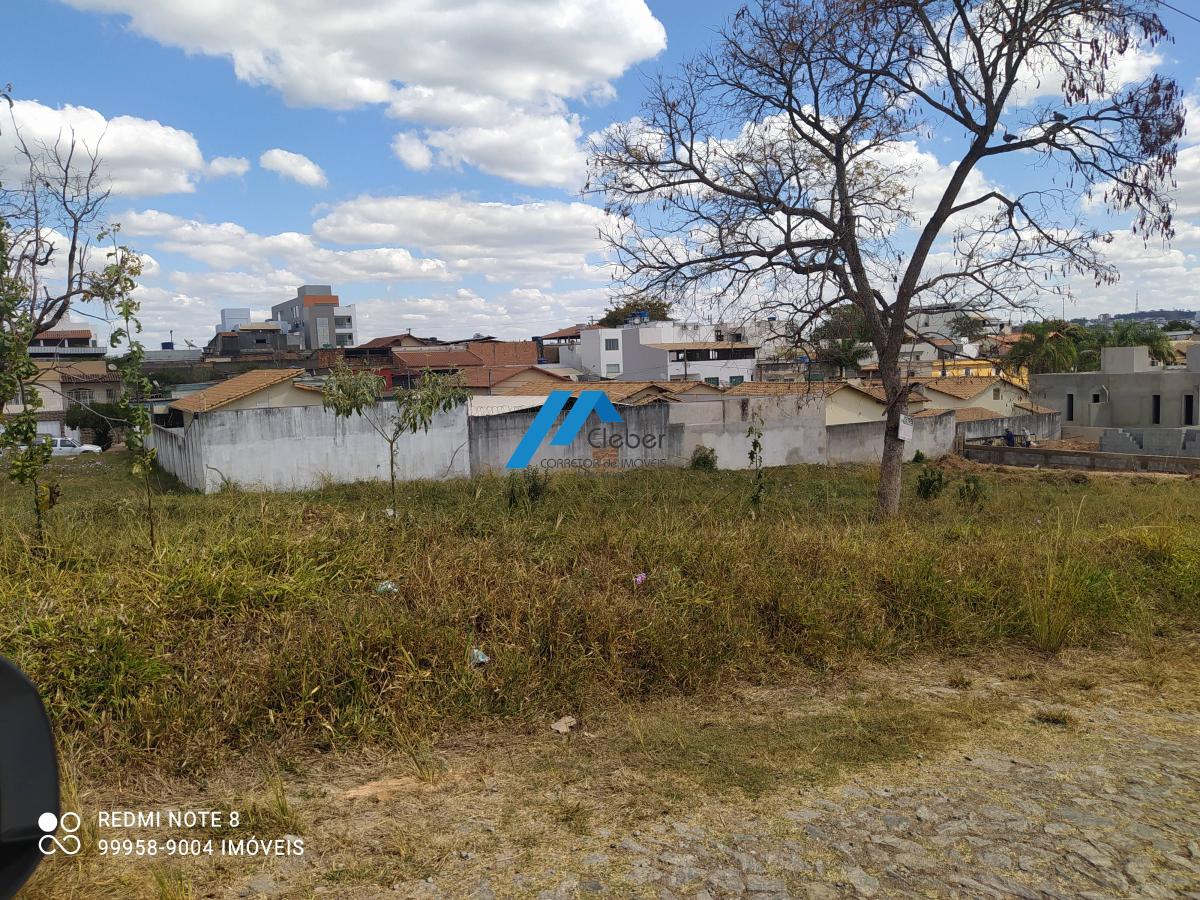 Lote, 300m², à venda em Divinópolis, Manoel Valinhos - CLÉBER IMÓVEIS
