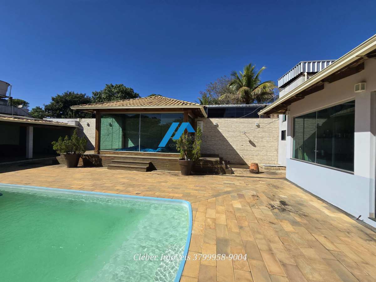 Sitio completo com casa sede, salão gourmet, capela grande, piscina, sauna, piscina, spa, cond. fechado. - CLÉBER IMÓVEIS