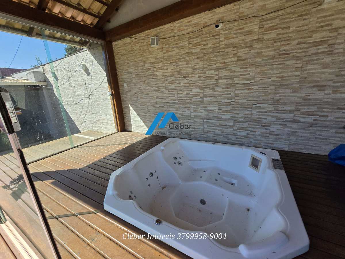 Sitio completo com casa sede, salão gourmet, capela grande, piscina, sauna, piscina, spa, cond. fechado. - CLÉBER IMÓVEIS