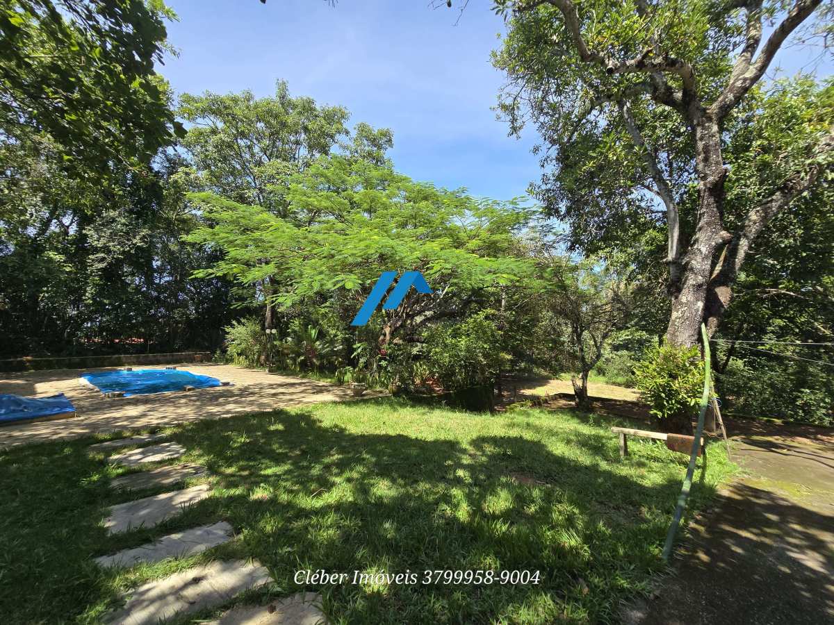 Sítio à venda, 5.000mts², piscina,  arvores centenarias, 3 quartos, 2 banhos, Spa grande, energia solar com escritura. - CLÉBER IMÓVEIS